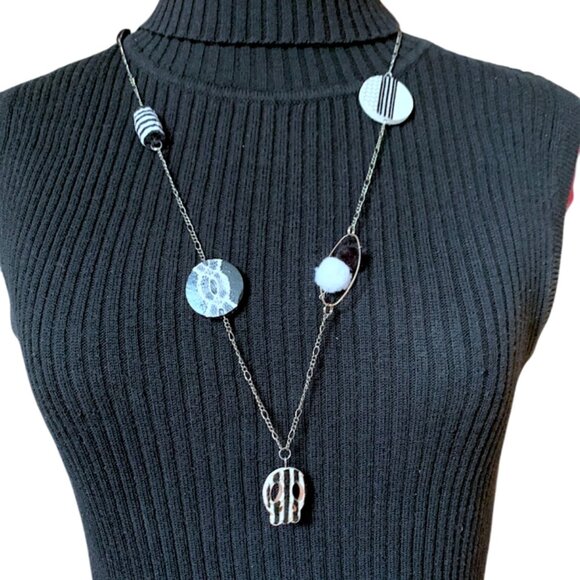 💀 Handmade - Skull long necklace - ruban beads fabric - black white - Picture 2 of 9